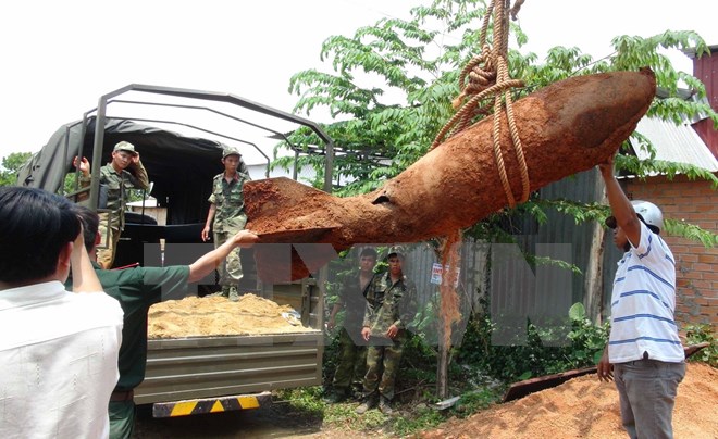 Hải Phòng: Di dời 3 quả bom từ cơ sở làm nghề thu mua sắt vụn