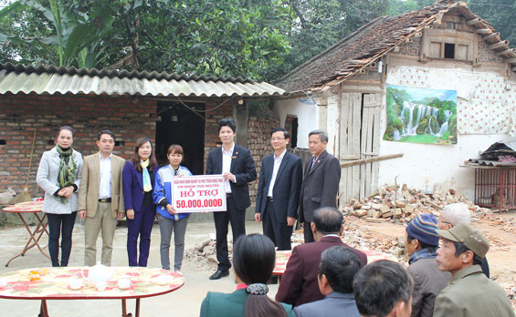 Hỗ trợ xây nhà đại đoàn kết