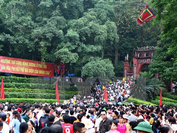 Trưng bày, lấy ý kiến nhân dân về mẫu tác phẩm tượng đài Hùng Vương