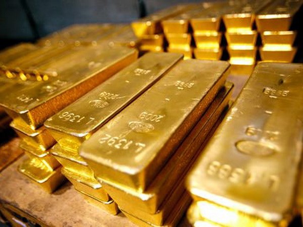 Giá vàng châu Á tăng lên mức cao nhất trong gần ba tuần qua