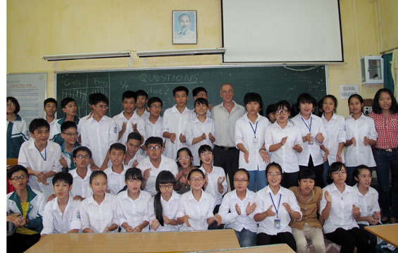 Đi đầu trong đổi mới dạy và học ngoại ngữ