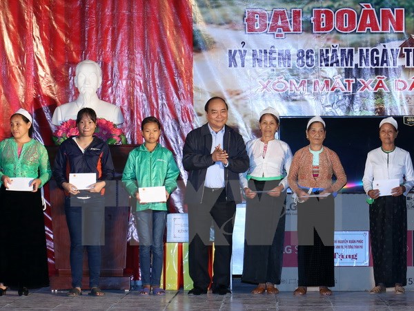Thủ tướng dự Ngày hội Đại đoàn kết toàn dân tại Hòa Bình