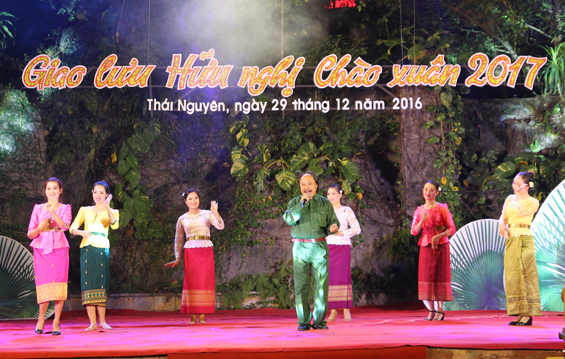 Giao lưu hữu nghị chào xuân mới