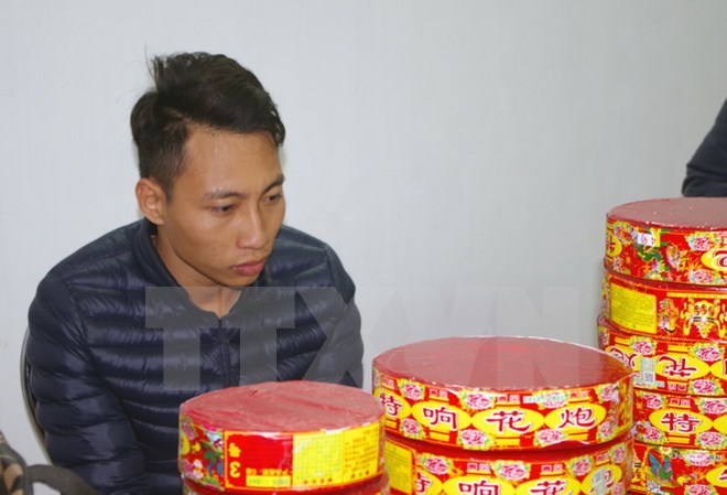 Bắt giữ 22kg pháo Trung Quốc vận chuyển trái phép qua biên giới