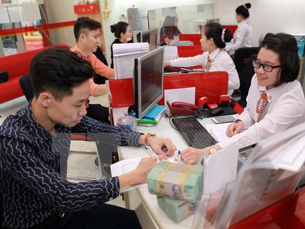 Thưởng Tết Đinh Dậu: Người nhận 1 tỷ đồng, người lĩnh 50.000