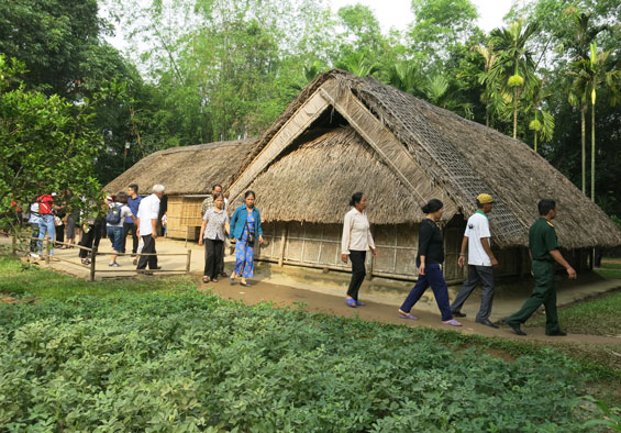 Tháng 5 nhớ Bác