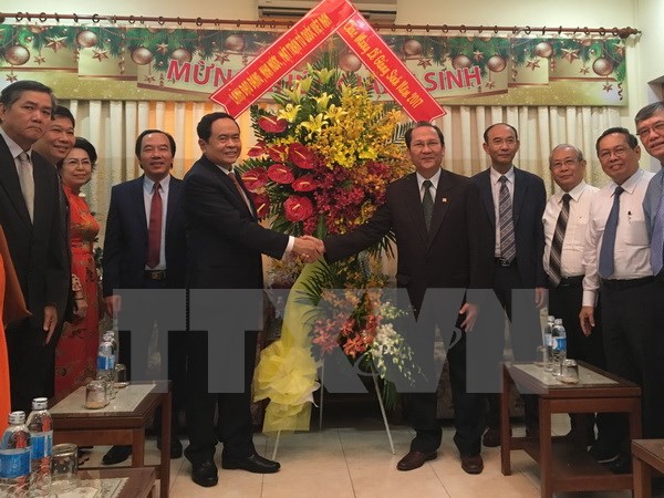 Chủ tịch MTTQ thăm, chúc mừng Giáng sinh tại Thành phố Hồ Chí Minh