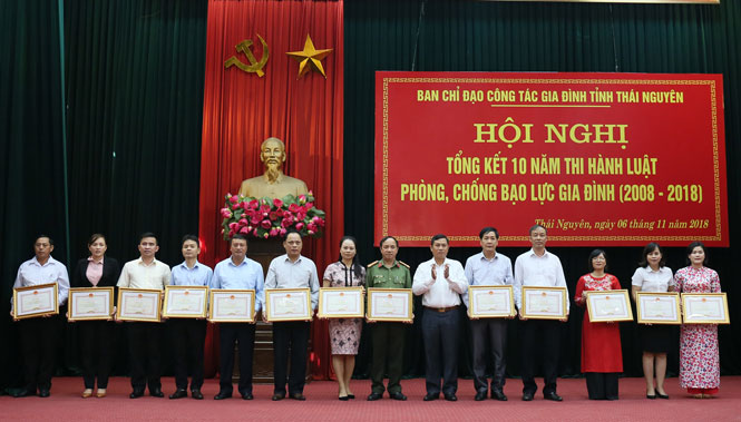 Tiếp tục tuyên truyền, nâng cao nhận thức cho nhân dân về phòng, chống bạo lực gia đình 