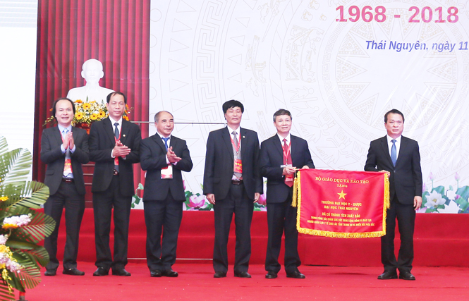 Trường Đại học Y - Dược Thái Nguyên kỷ niệm 50 năm thành lập 