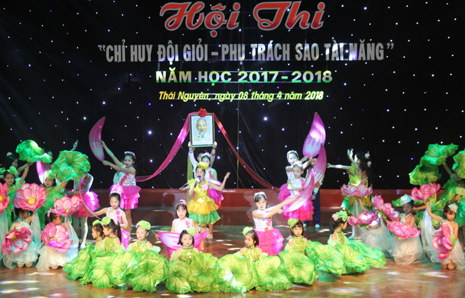 Thi Chỉ huy đội giỏi - Phụ trách sao tài năng” 