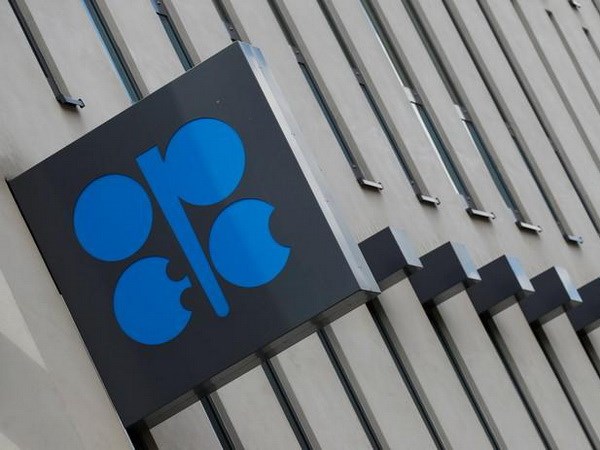OPEC kêu gọi các chiến lược mới để cân bằng thị trường dầu mỏ