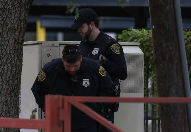 Lại xả súng gây thương vong tại gần một trường trung học ở Mỹ