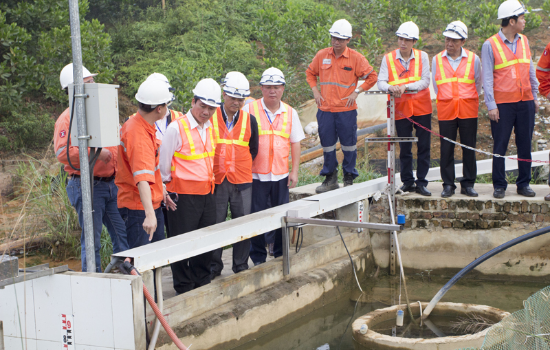 Lãnh đạo tỉnh làm việc tại NuiPhao Mining 