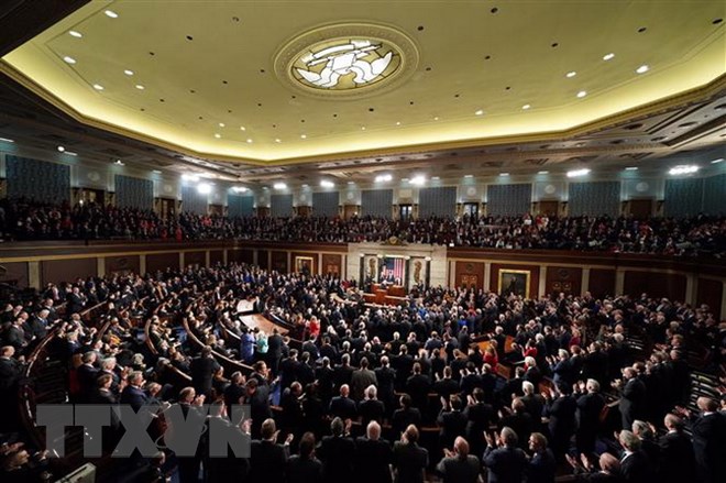 Chính phủ Mỹ tạm thời tránh bị đóng cửa do vấn đề ngân sách