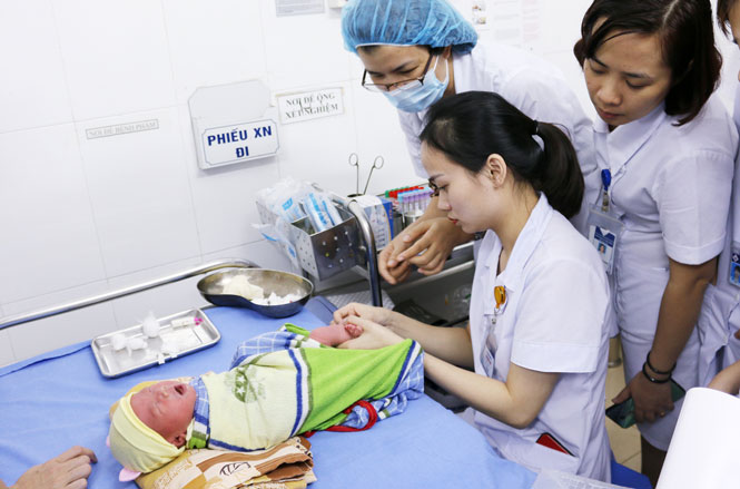 Phát hiện sớm các bệnh lý ngay trong những ngày đầu trẻ chào đời 