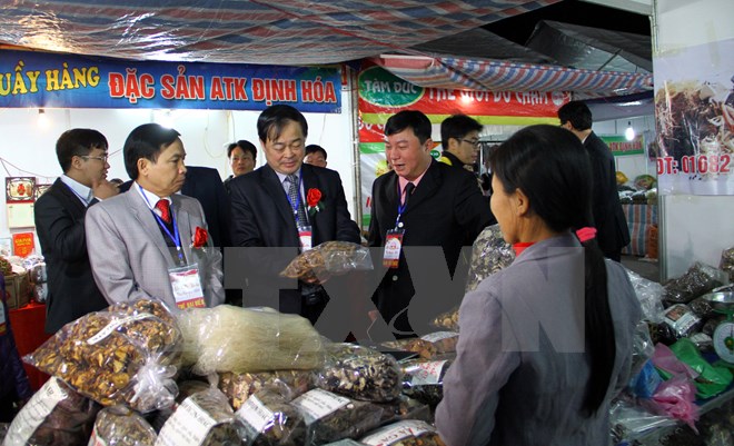 Khai mạc Hội chợ thực phẩm nông, lâm, thủy sản Xuân Bính Thân
