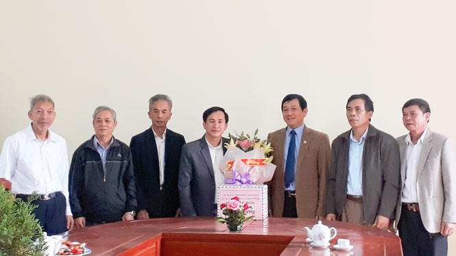 Các huyện tổ chức thăm và tặng quà nhân dịp Giáng sinh 