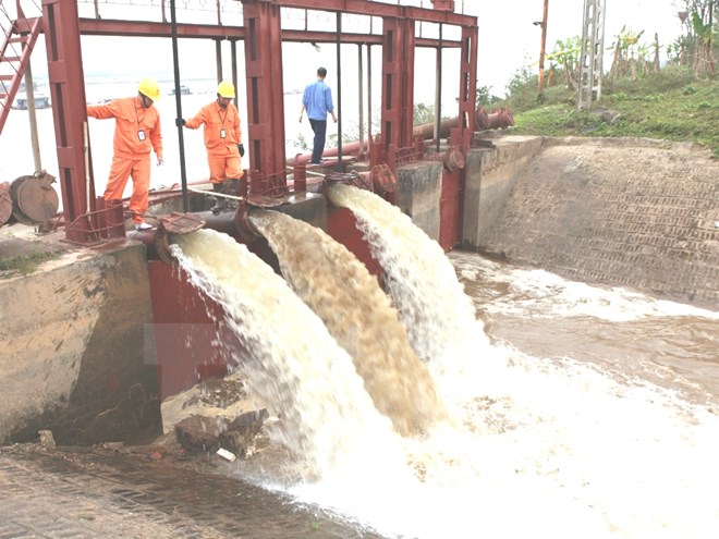 Rút ngắn thời gian lấy nước phục vụ gieo cấy lúa Đông Xuân