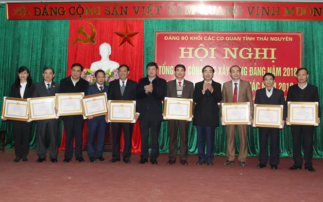 Tăng cường công tác kiểm tra, giám sát, xử lý nghiêm các tổ chức đảng, đảng viên vi phạm 