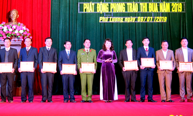 Tạo động lực mới trong phát triển kinh tế - xã hội 