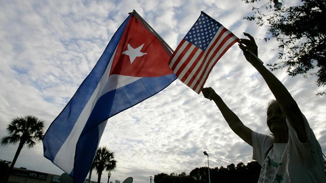 Mỹ nới lỏng cấm vận hàng không và tài chính đối với Cuba