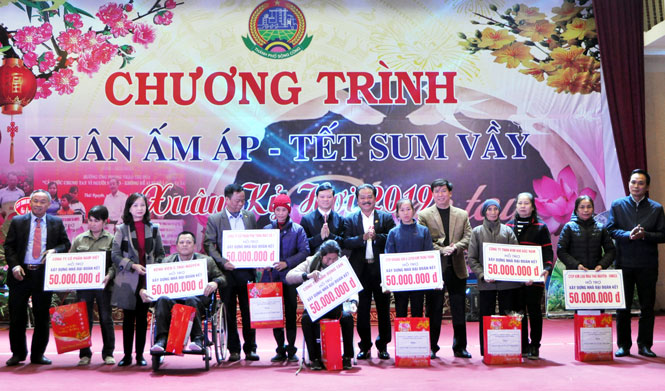 T.P Sông Công: Tổ chức chương trình “Xuân ấm áp - Tết sum vầy” 