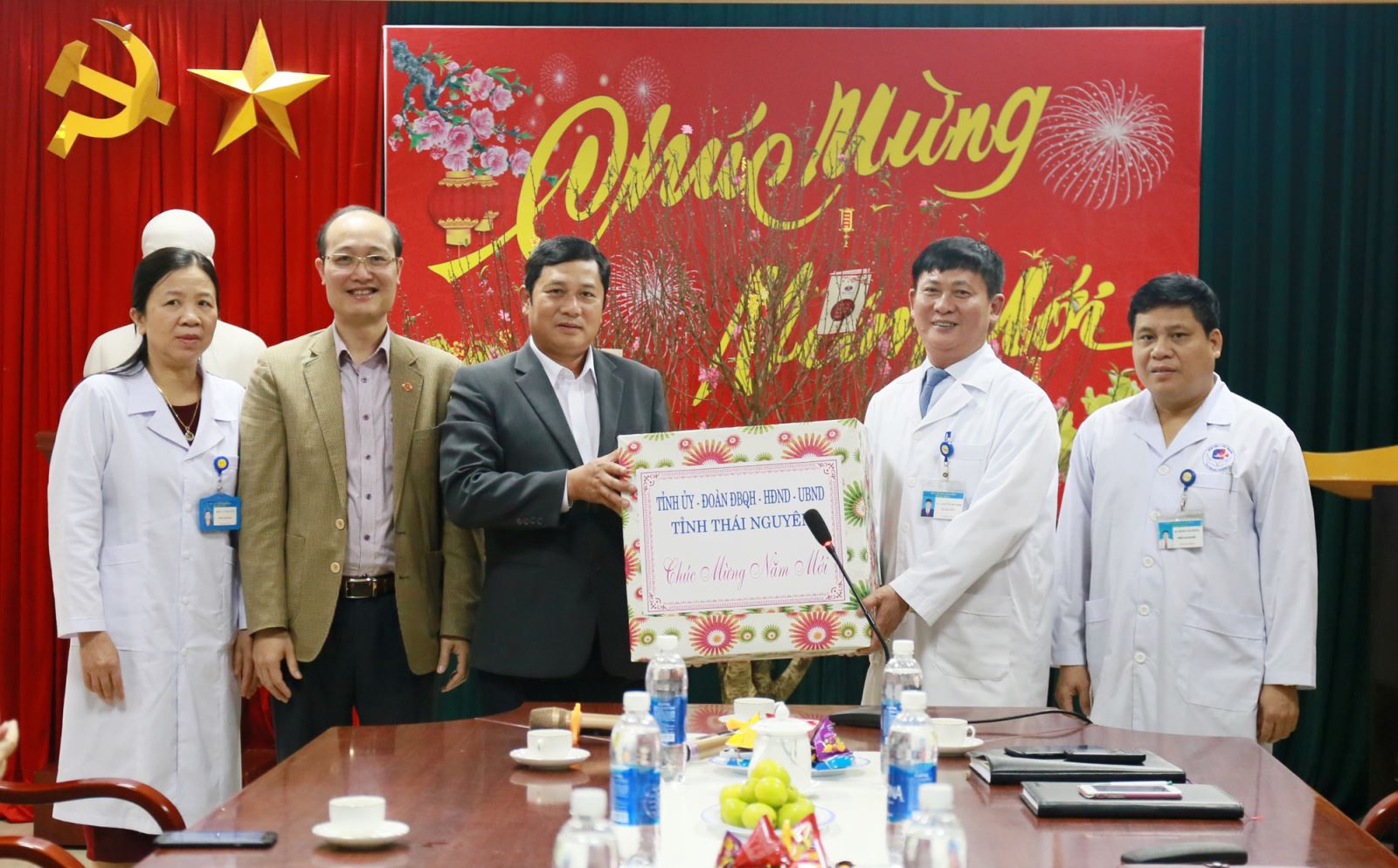 Lãnh đạo tỉnh thăm, chúc Tết một số đơn vị y tế 