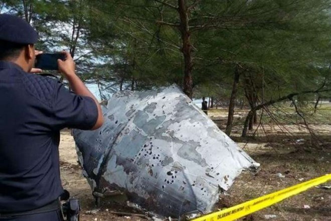 Malaysia phát hiện mảnh vỡ, dấy lên tin đồn là của MH370