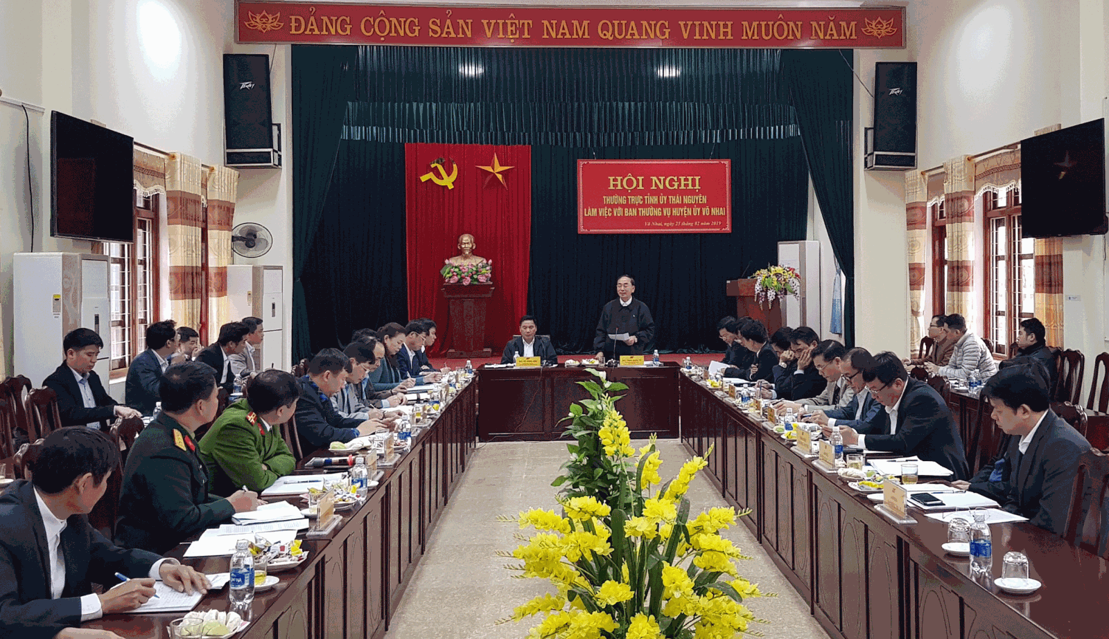 Tập trung lãnh đạo tốt công tác xây dựng Đảng và phát triển kinh tế - xã hội 