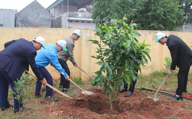 Phát động Tháng Thanh niên, hưởng ứng “Tết trồng cây đời đời nhớ ơn Bác Hồ” 