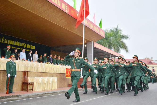 Ra quân huấn luyện và phát động phong trào thi đua huấn luyện giỏi 