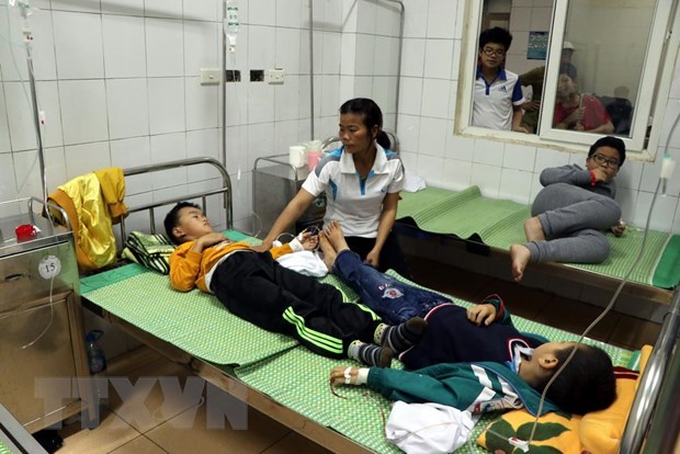 Vụ học sinh ăn nhầm bột thông bồn cầu: 14 em đã đi học bình thường