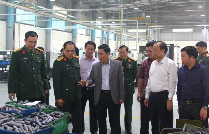 Đồng chí Chủ tịch UBND tỉnh thăm và làm việc với Nhà máy Z131 