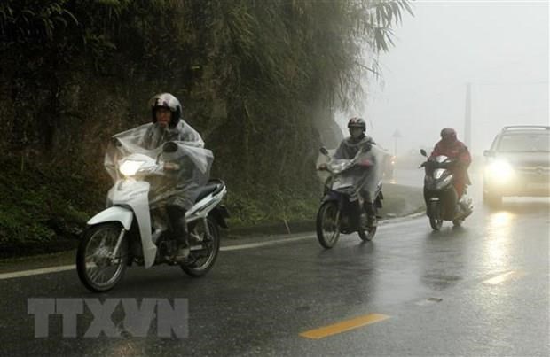 Đông Bắc Bộ mưa rào và có nơi có dông, đề phòng lốc, sét