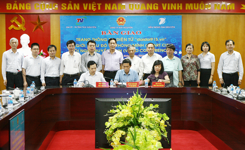Bàn giao Trang thông tin điện tử về TNXP Đại đội 915 