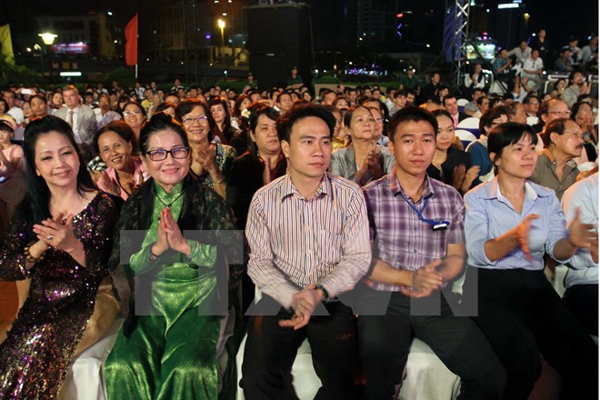 Người Việt Nam ở nước ngoài đoàn kết hướng về quê hương