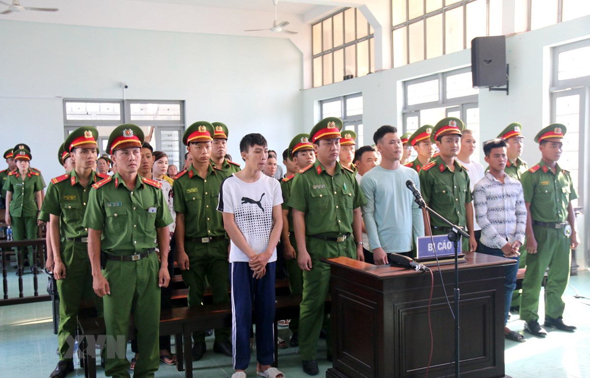 Y án sơ thẩm với 13 đối tượng gây rối tại tỉnh Bình Thuận