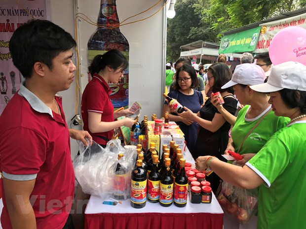 Phát động chương trình ‘Doanh nghiệp cam kết vì người tiêu dùng’