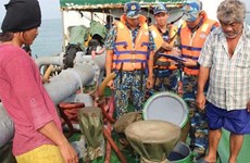 Triệt phá đường dây buôn lậu xăng dầu quy mô lớn trên biển