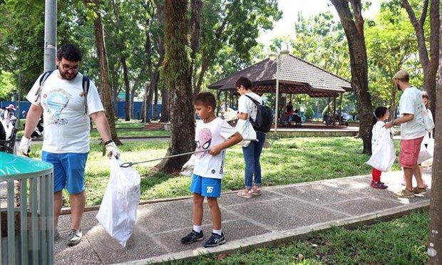 Thủ tướng gửi thư kêu gọi chung tay giải quyết vấn đề rác thải nhựa