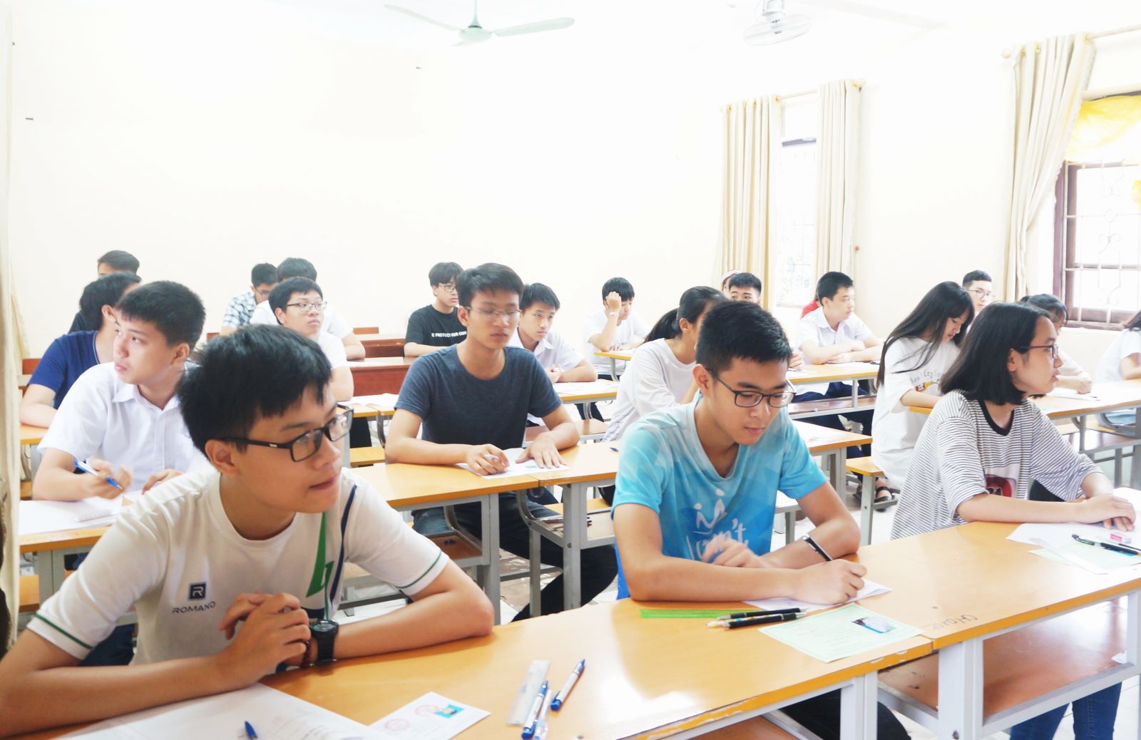 Gần 13 nghìn thí sinh tham dự kỳ thi tuyển sinh lớp 10 
