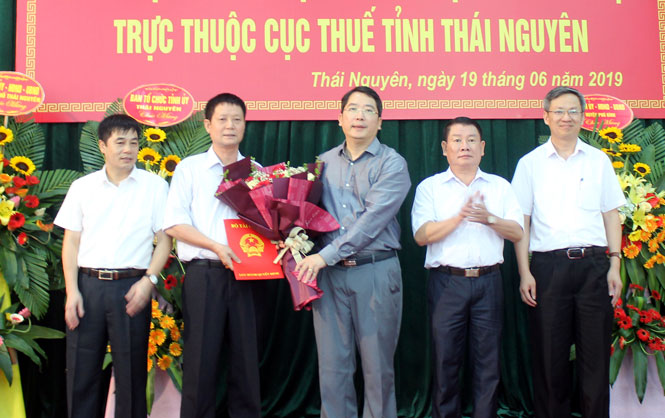 Công bố quyết định hợp nhất chi cục thuế trực thuộc 