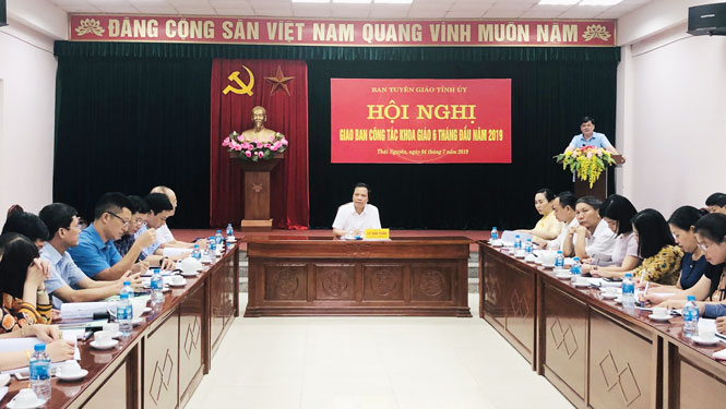 Tăng cường kiểm tra thực hiện công tác khoa giáo 