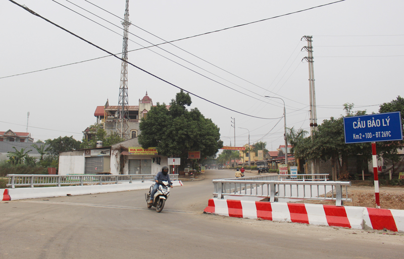 Niềm vui khi có thêm nhiều cây cầu mới