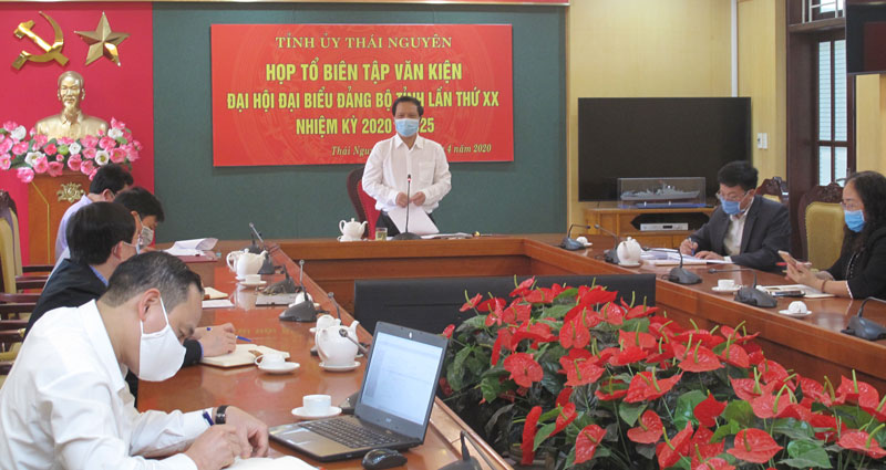 Tiếp thu các ý kiến đóng góp hoàn chỉnh dự thảo Báo cáo Chính trị