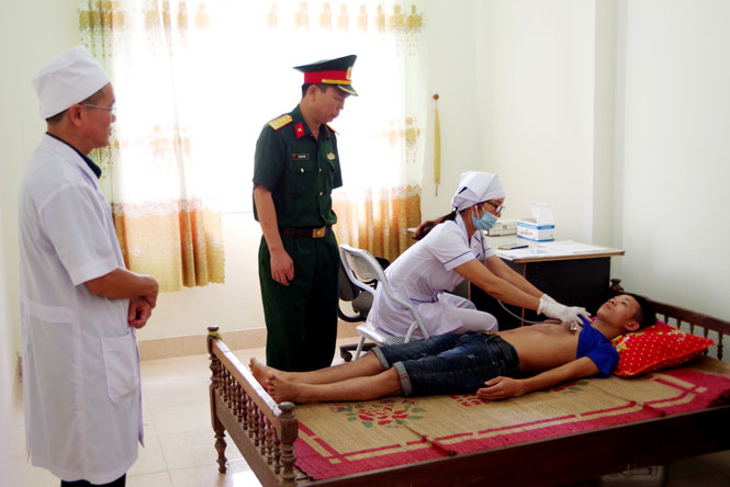Tăng cường kiểm tra công tác tuyển quân