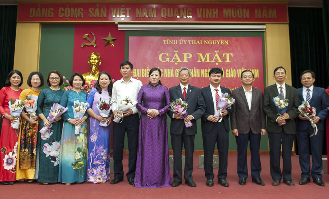 Gặp mặt các nhà giáo tiêu biểu