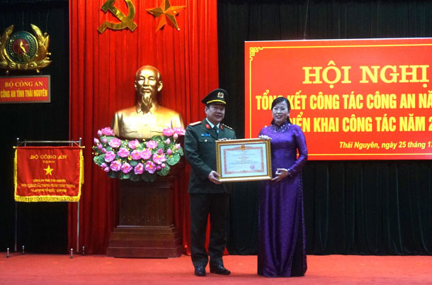 Đẩy mạnh đấu tranh trấn áp các loại tội phạm