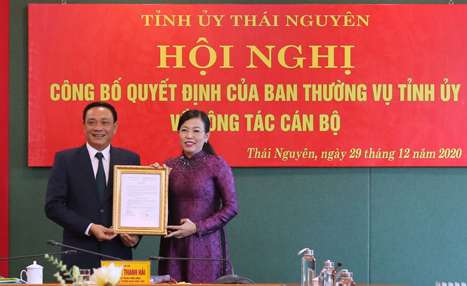 Công bố quyết định về công tác cán bộ