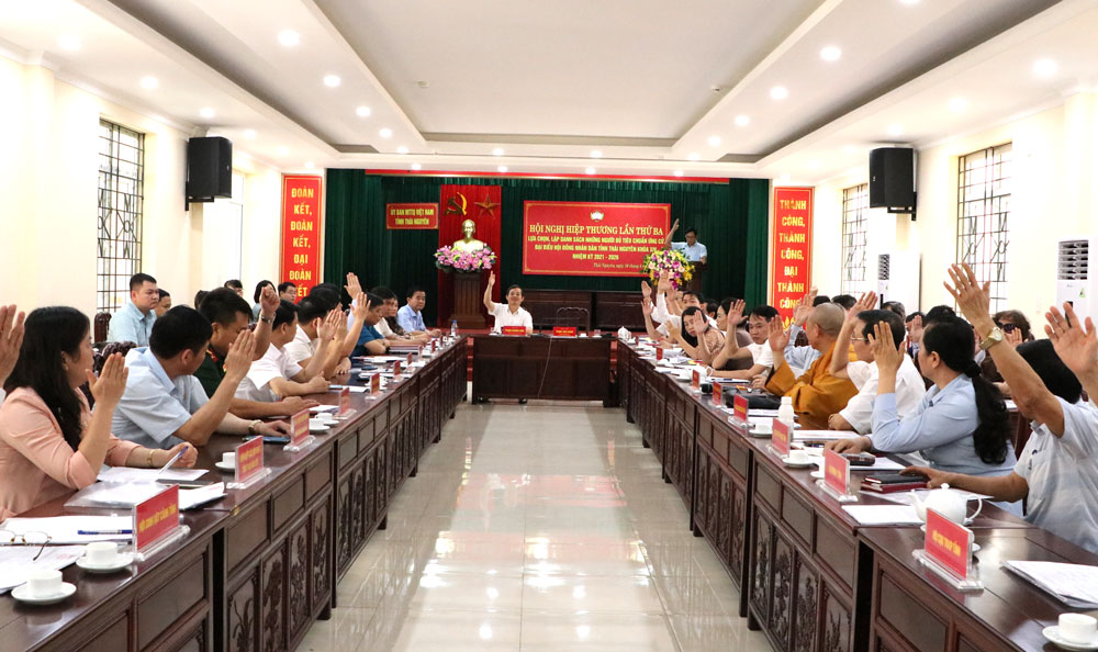 Hiệp thương lập danh sách những người đủ tiêu chuẩn ứng cử đại biểu HĐND tỉnh